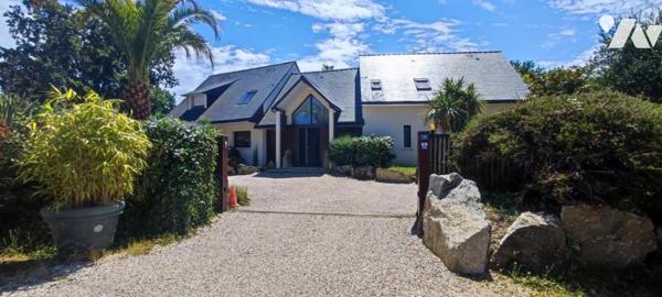 NOYALO- MAISON CONTEMPORAINE 6 chambres 1300 m2 de terrain