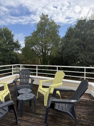 NOYALO- MAISON CONTEMPORAINE 6 chambres 1300 m2 de terrain