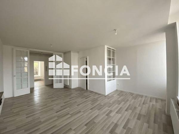 Location Appartement 4 pièces 88.6 m² - 18 AVENUE FOREST Charleville Mezieres 08000