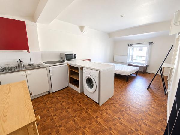 À vendre Studio de charme en plein coeur de Saint-Germain-en-Laye 190 000 € **  - Référence  18798