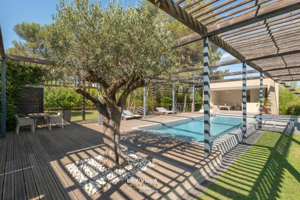 Saint-Gély-du-Fesc (34980) Villa d’architecte d’exception – Domaine privé