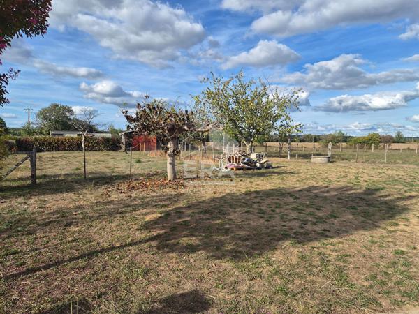 Maison à vendre à Saint-Martial-d'Artenset - 3 pièces, 66 m² sur terrain de 4050 m²