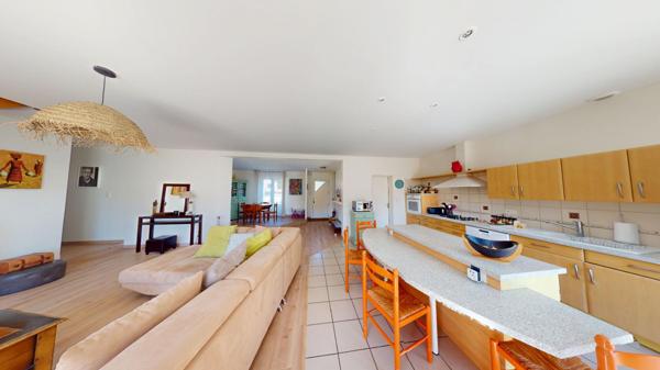 Maison d'architecte de 176 m² , Quartier résidentiel recherché à Saint-Benoît