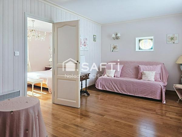 Grande villa familiale sur terrain paysagé à Chatelaillon avec revenus locatifs possible!