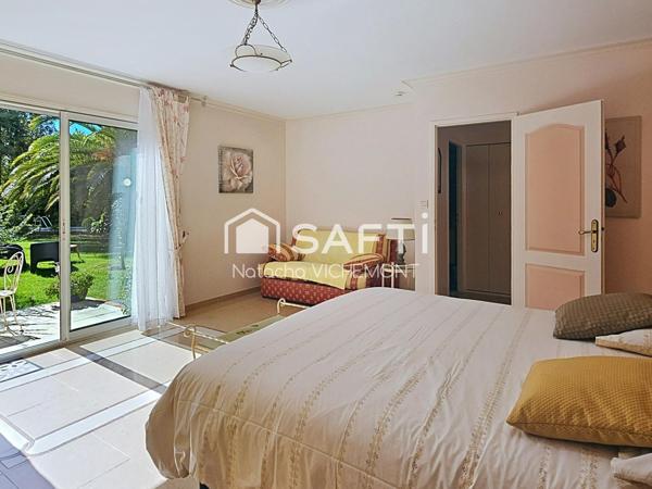 Grande villa familiale sur terrain paysagé à Chatelaillon avec revenus locatifs possible!