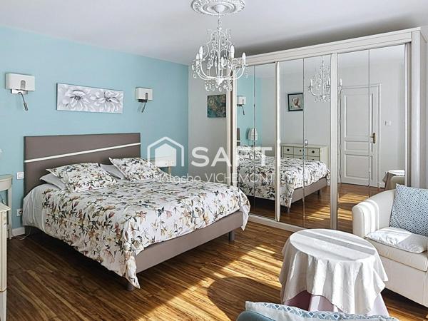 Grande villa familiale sur terrain paysagé à Chatelaillon avec revenus locatifs possible!