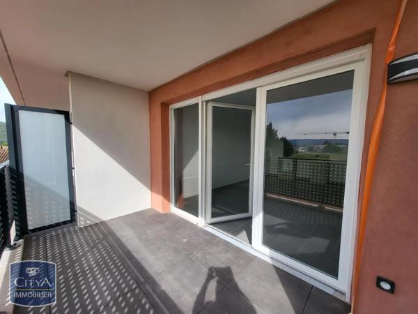 Appartement à louer 2 pièces 42.14m² Le Luc (83340)