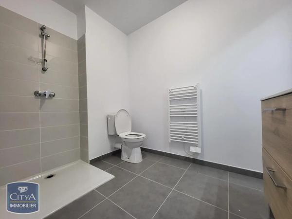 Appartement à louer 2 pièces 42.14m² Le Luc (83340)