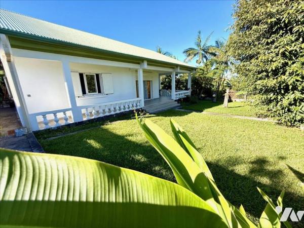 LE TAMPON 11 EME MAISON F4 SUR 750 M² DE TERRAIN