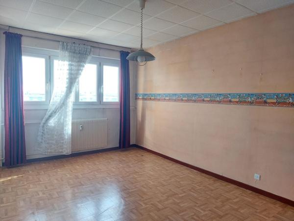Appartement 4 pièces de 100 m² avec balcon et loggia