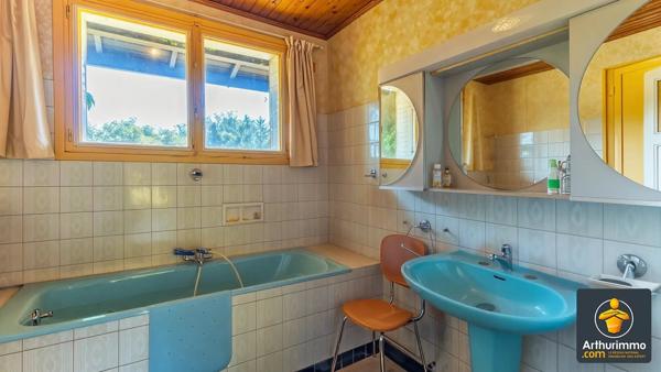 Vente Maison 8 pièces 240 m2 à Saint-Genis-Laval