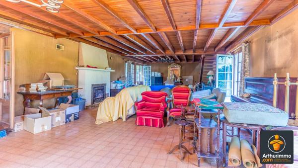 Vente Maison 8 pièces 240 m2 à Saint-Genis-Laval