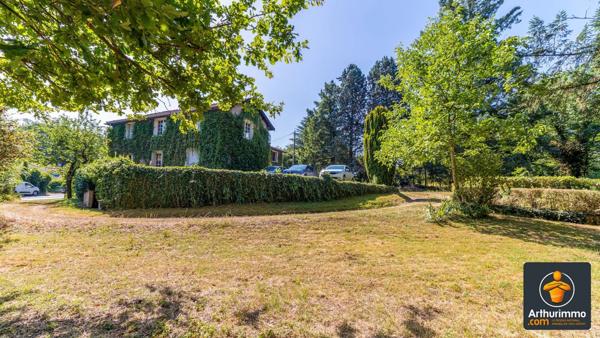 Vente Maison 8 pièces 240 m2 à Saint-Genis-Laval