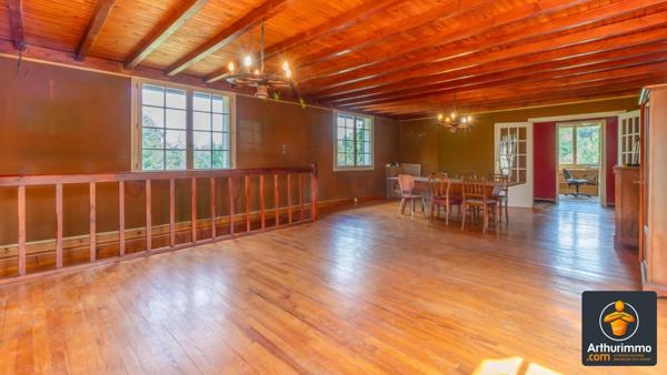 Vente Maison 8 pièces 240 m2 à Saint-Genis-Laval