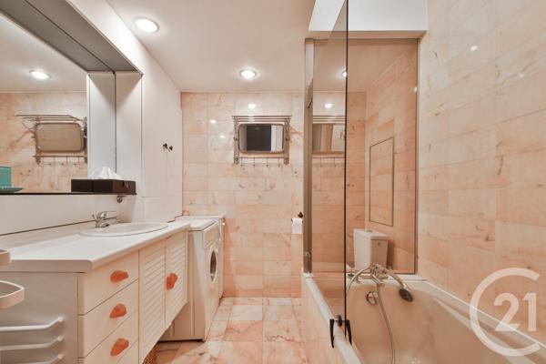 Appartement F2 à vendre  2 pièces - 66,89 m2 PARIS - 75016