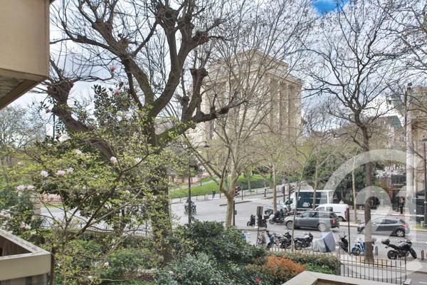 Appartement F2 à vendre  2 pièces - 66,89 m2 PARIS - 75016