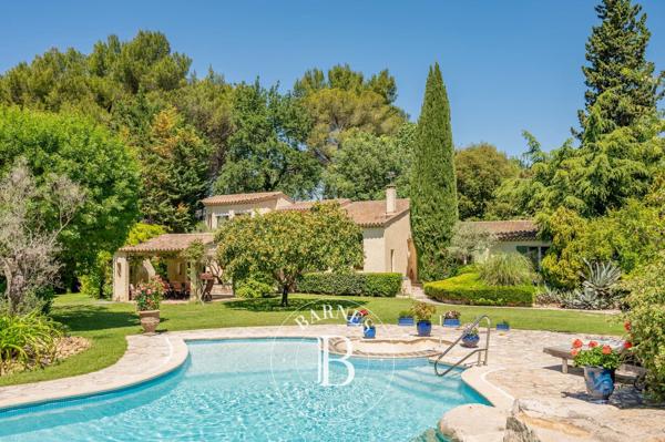 Aix-en-Provence, Maison 4 Chambres -  297 m² à vendre
