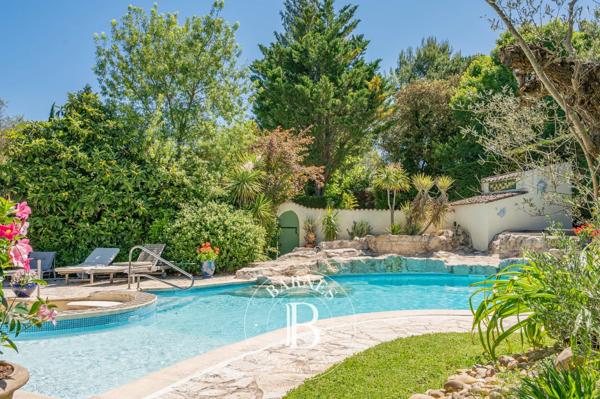 Aix-en-Provence, Maison 4 Chambres -  297 m² à vendre