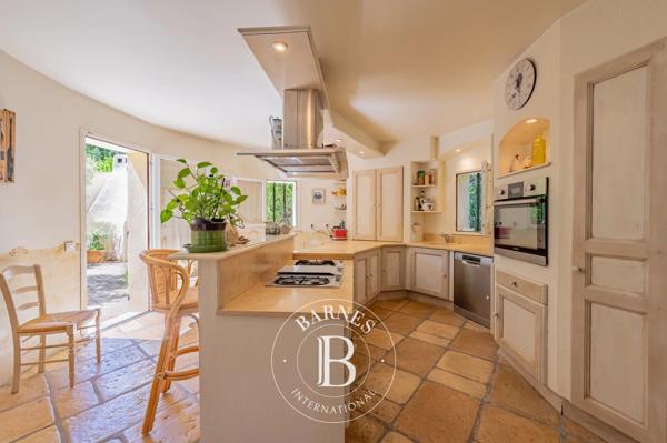 Aix-en-Provence, Maison 4 Chambres -  297 m² à vendre
