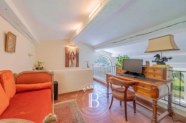 Aix-en-Provence, Maison 4 Chambres -  297 m² à vendre
