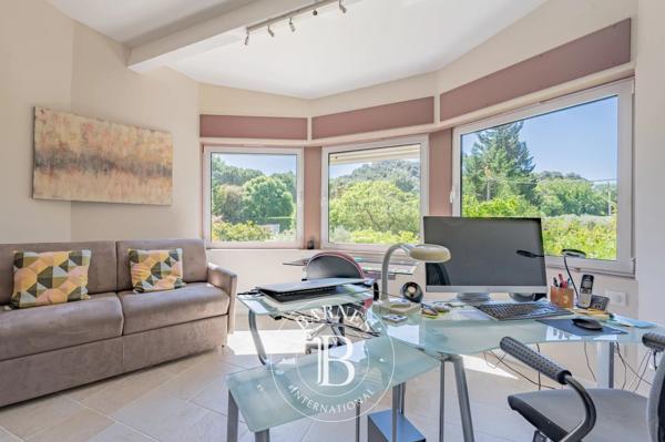 Aix-en-Provence, Maison 4 Chambres -  297 m² à vendre