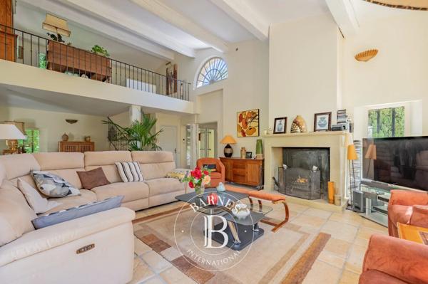 Aix-en-Provence, Maison 4 Chambres -  297 m² à vendre