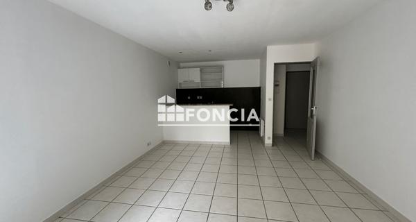 Location Appartement 2 pièces 46.03 m² - Rochefort-du-gard 30650