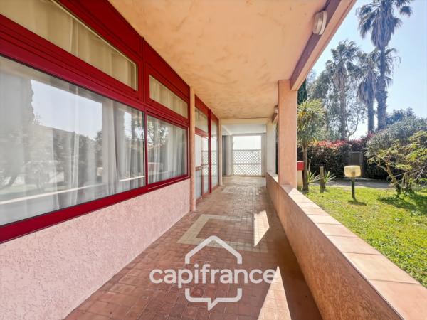 Local/bureau à vendre LA LONDE LES MAURES (83) - MURS À VENDRE