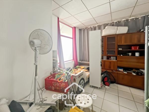 Local/bureau à vendre LA LONDE LES MAURES (83) - MURS À VENDRE