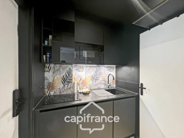 Local/bureau à vendre LA LONDE LES MAURES (83) - MURS À VENDRE