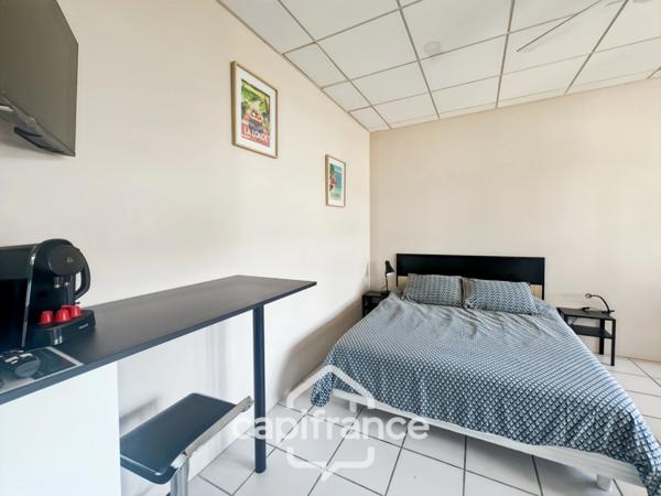 Local/bureau à vendre LA LONDE LES MAURES (83) - MURS À VENDRE