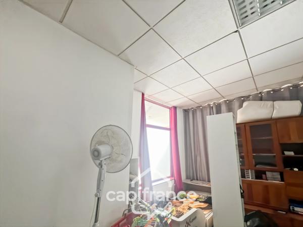 Local/bureau à vendre LA LONDE LES MAURES (83) - MURS À VENDRE