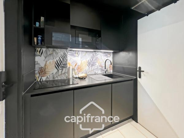 Local/bureau à vendre LA LONDE LES MAURES (83) - MURS À VENDRE