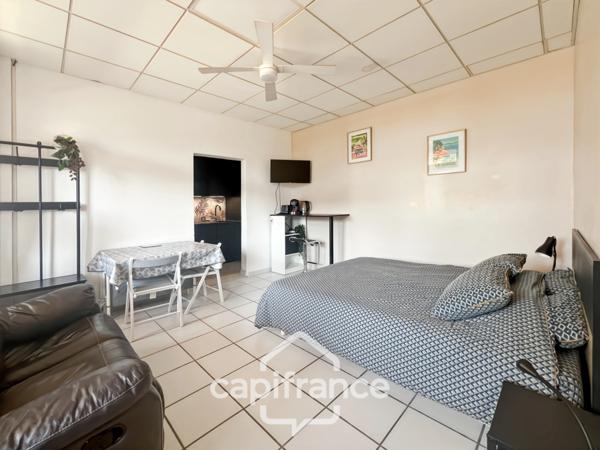 Local/bureau à vendre LA LONDE LES MAURES (83) - MURS À VENDRE