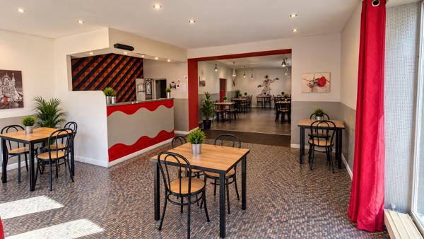 RENAZÉ – IMMEUBLE 221 m² AU CŒUR DE LA VILLE – LOCAL COMMERCIAL, HABITATION ET GARAGE