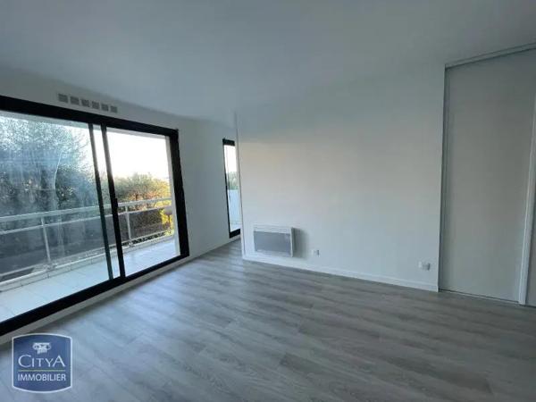 Appartement à louer 1 pièce 33.38m² Saint-Laurent-du-Var (06700)