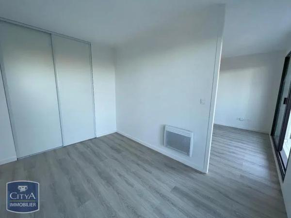 Appartement à louer 1 pièce 33.38m² Saint-Laurent-du-Var (06700)