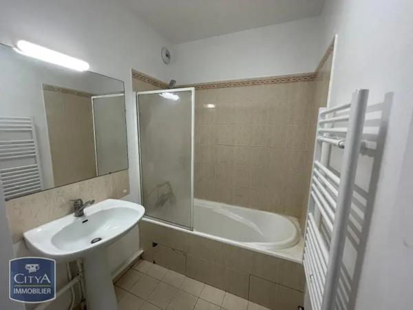 Appartement à louer 1 pièce 33.38m² Saint-Laurent-du-Var (06700)