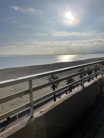 Vente                                                      Appartement
                        
                     1 pièces                                         à Canet-en-Roussillon