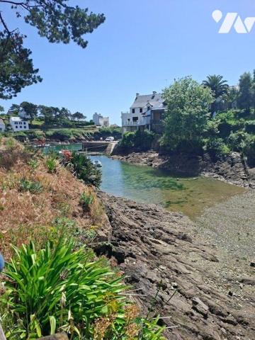 DOELAN- VUE SUR LE PORT - Maison d'habitation avec jolie vue Mer et Port composée d'un espace c...