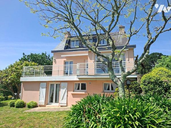 DOELAN- VUE SUR LE PORT - Maison d'habitation avec jolie vue Mer et Port composée d'un espace c...