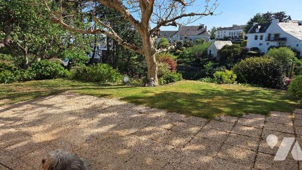 DOELAN- VUE SUR LE PORT - Maison d'habitation avec jolie vue Mer et Port composée d'un espace c...