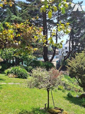 DOELAN- VUE SUR LE PORT - Maison d'habitation avec jolie vue Mer et Port composée d'un espace c...
