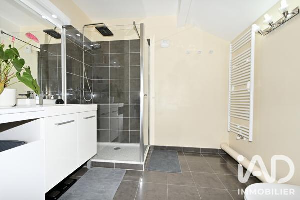 Appartement à vendre 3 pièces 74 m² Décines-Charpieu