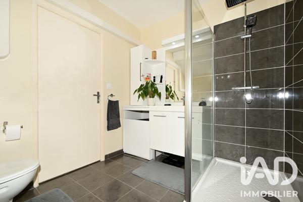Appartement à vendre 3 pièces 74 m² Décines-Charpieu