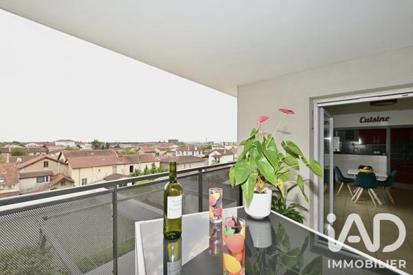 Appartement à vendre 3 pièces 74 m² Décines-Charpieu