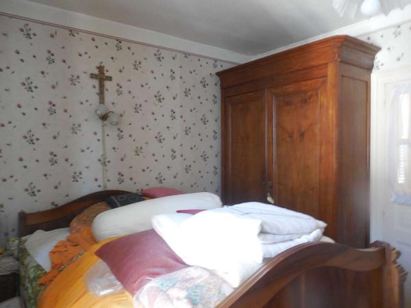 Maison de 106 m² partiellement louée au rez de chaussé.