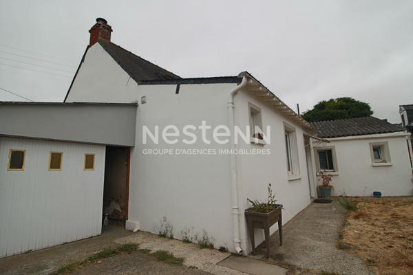 MAISON DONGES CENTRE VILLE ENVIRON 90 M2, 2 CHAMBRES,  SEJOUR 35 M², JARDIN ET GRAND GARAGE  + DEPENDANCES