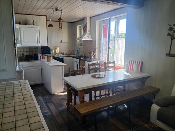 Maison à LANOBRE, 15270 - 6 pièces 174m²
