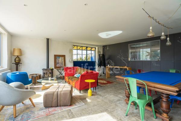 Dpt Charente Maritime (17), à vendre SAINT SULPICE DE ROYAN - Villa Charentaise de 267 m² - Terrain de 958,00 m²